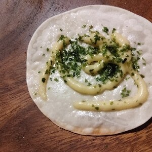 餃子の皮で★マヨと青のりのピザ風